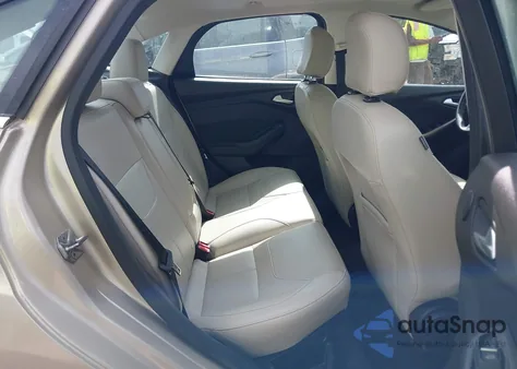 2017 Ford Focus Titanium z USA, uszkodzony, nr VIN 1FADP3J25HL267682